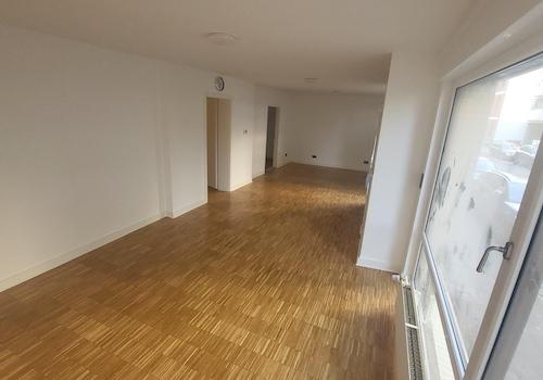 Hauptraum Blick zum Nebenraum