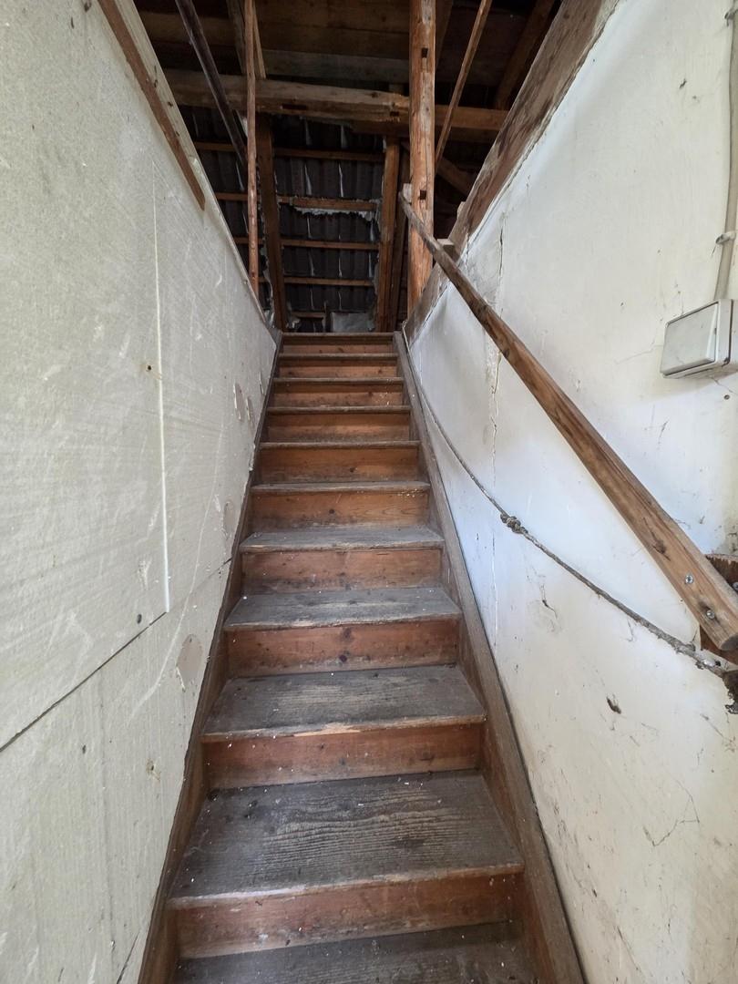 Zugang DG Treppe