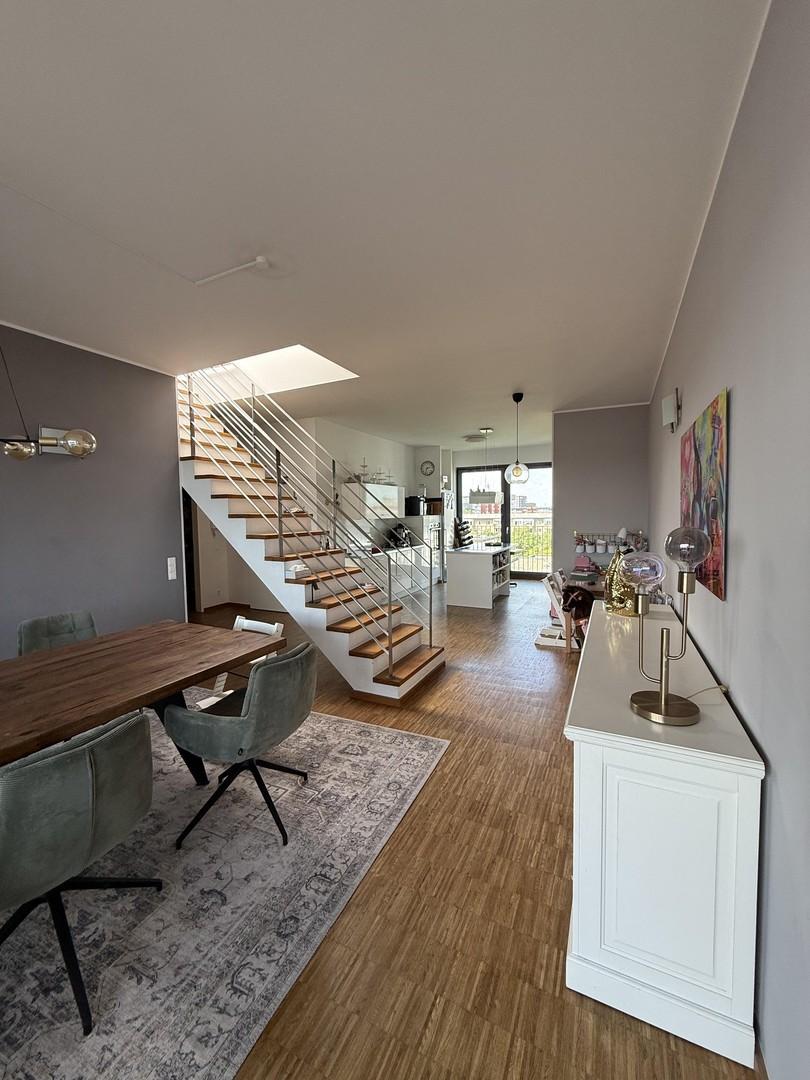 6th Flor Living Area