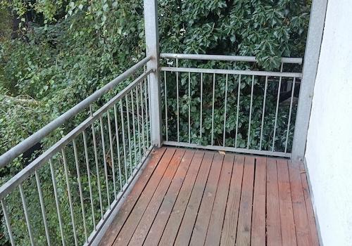 Balkon zum Hinterhof