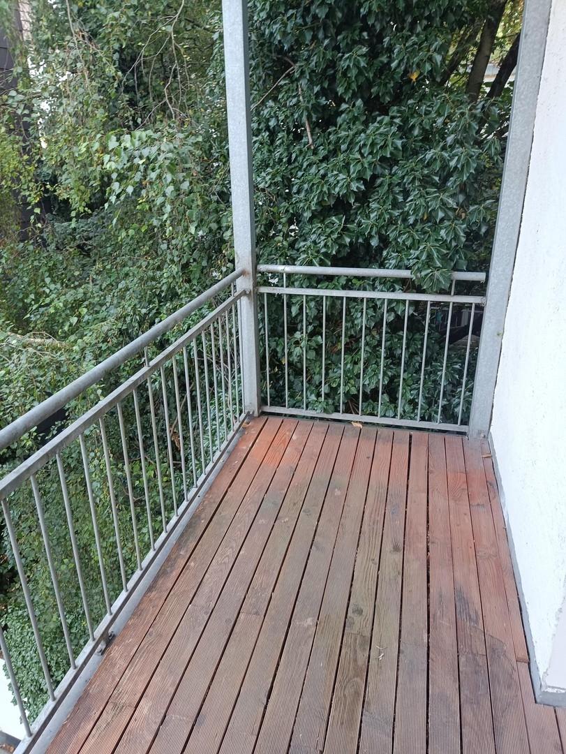 Balkon zum Hinterhof