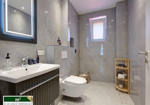 Gaeste WC mit Dusche