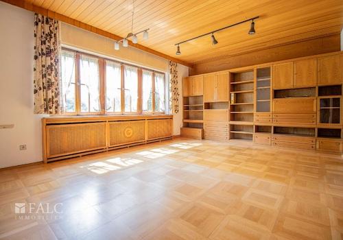 Riesiges Wohnzimmer