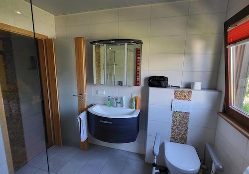 Bad EG Waschtisch WC