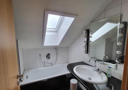 Tageslichtbad OG mit Wanne 