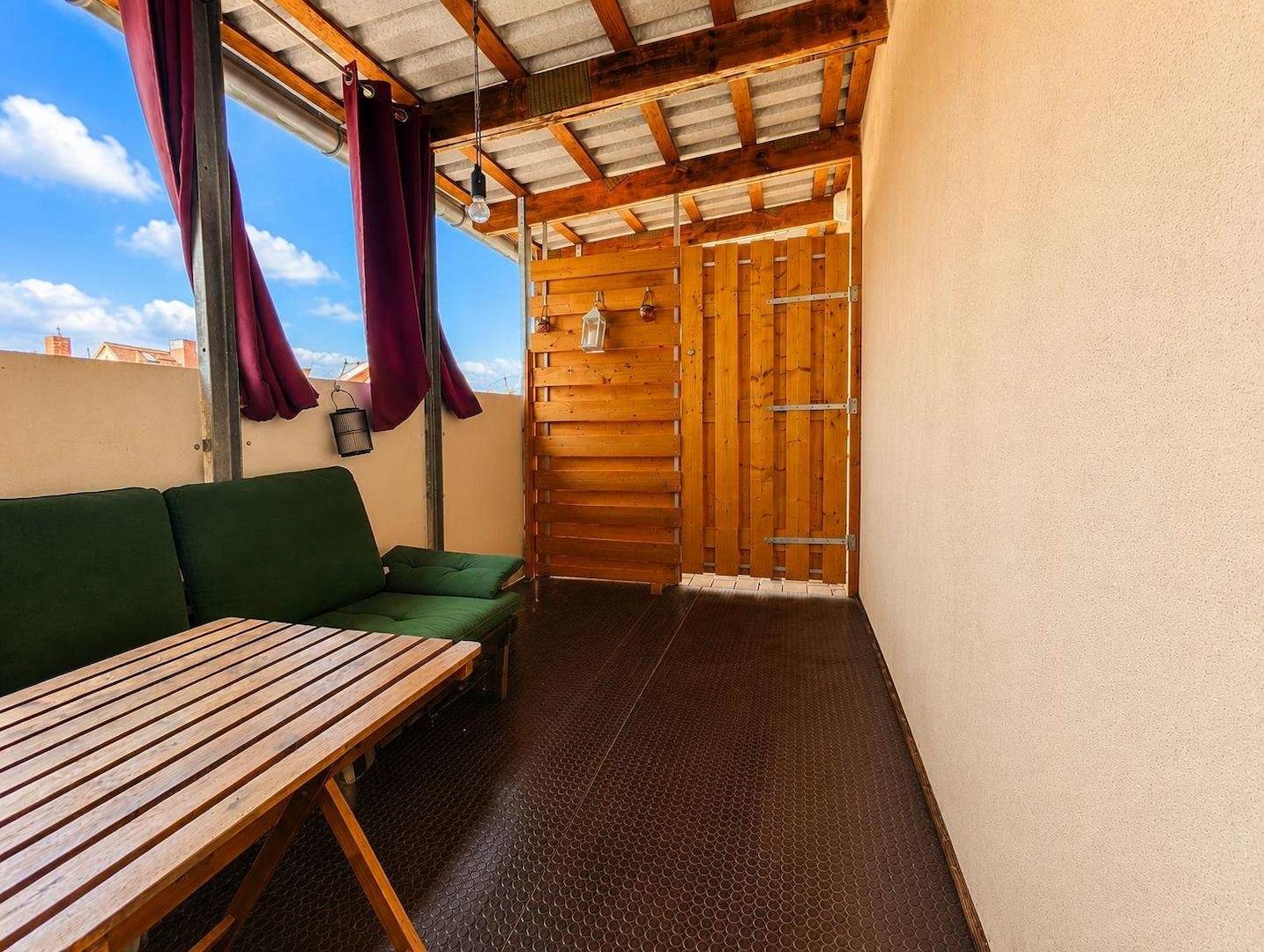 1. OG Balkon