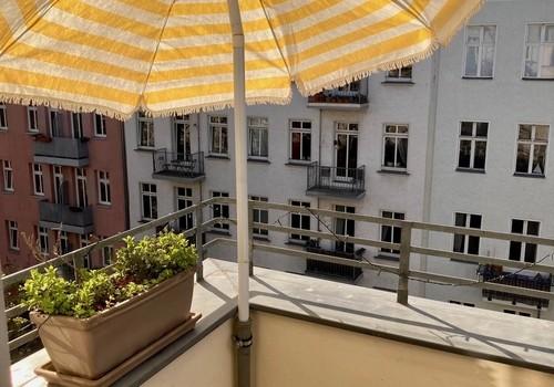 Balkon mit Abendsonne