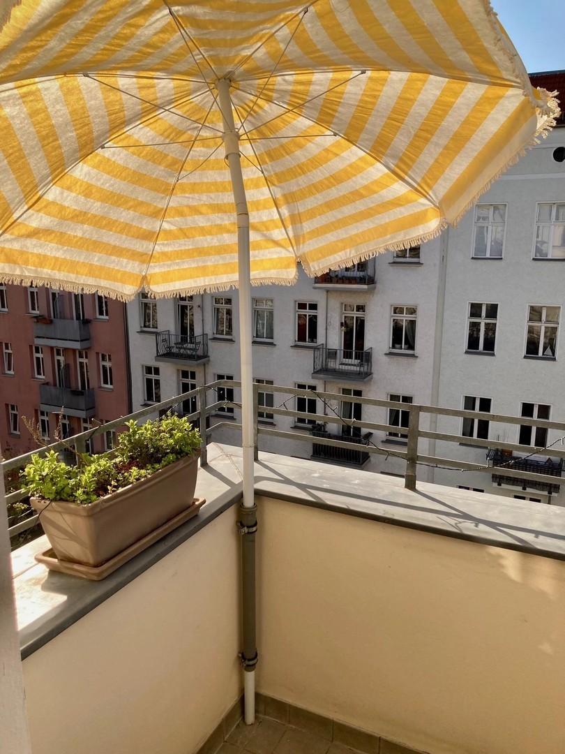 Balkon mit Abendsonne