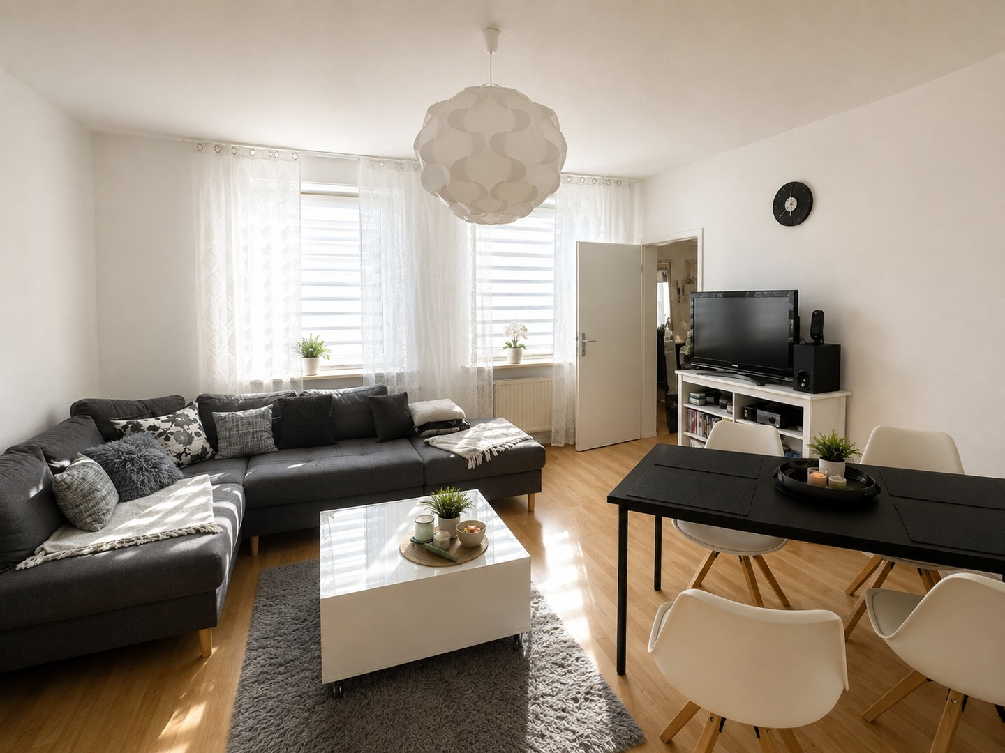 Wohn-/Esszimmer