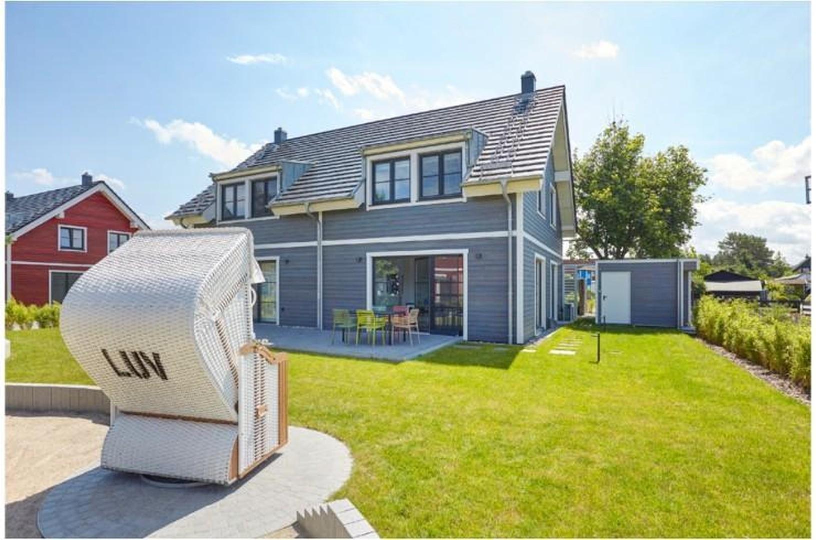Gartenblick zu Haus & Terrasse