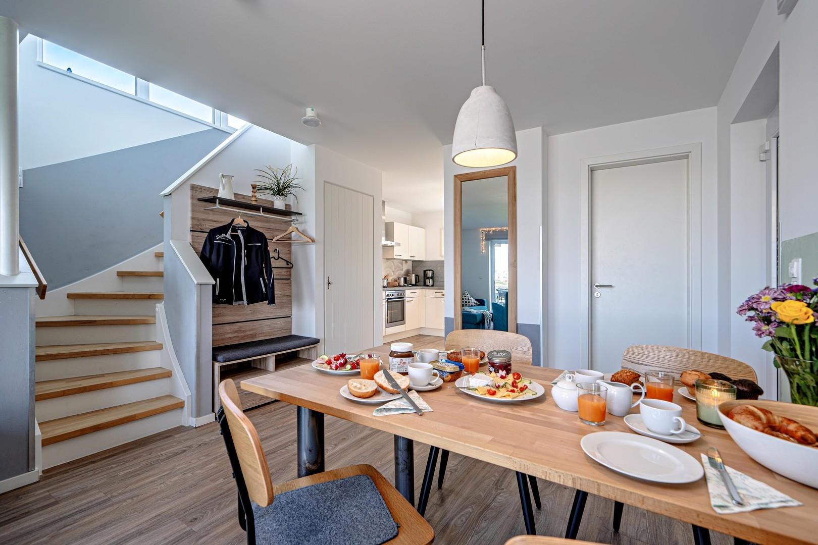 Esszimmer und Treppe