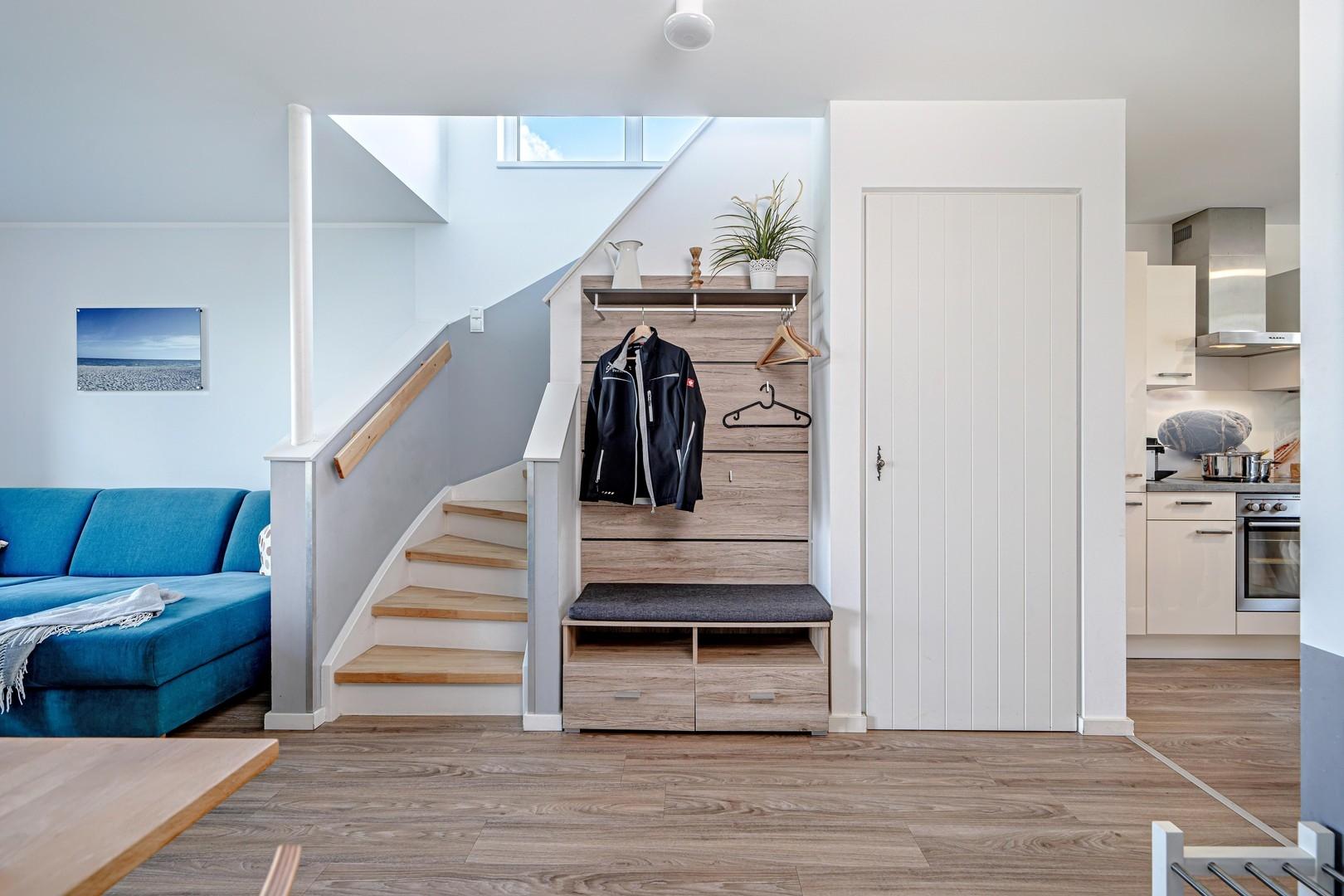 Abstellraum und Treppe