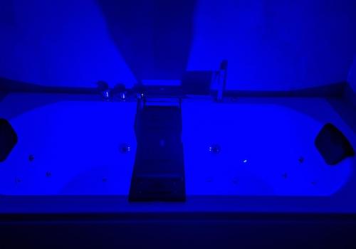 Whirlpoolwanne mit Beleuchtung
