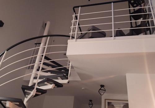 Wendeltreppe und Galerie
