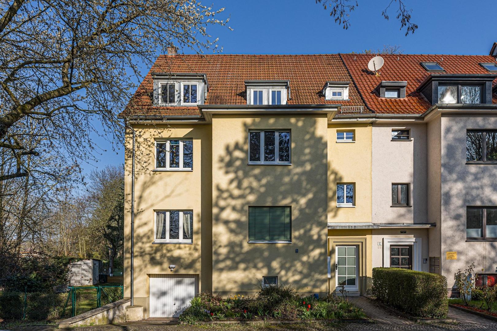 Mehrfamilienhaus | Fassade - Straßenseite