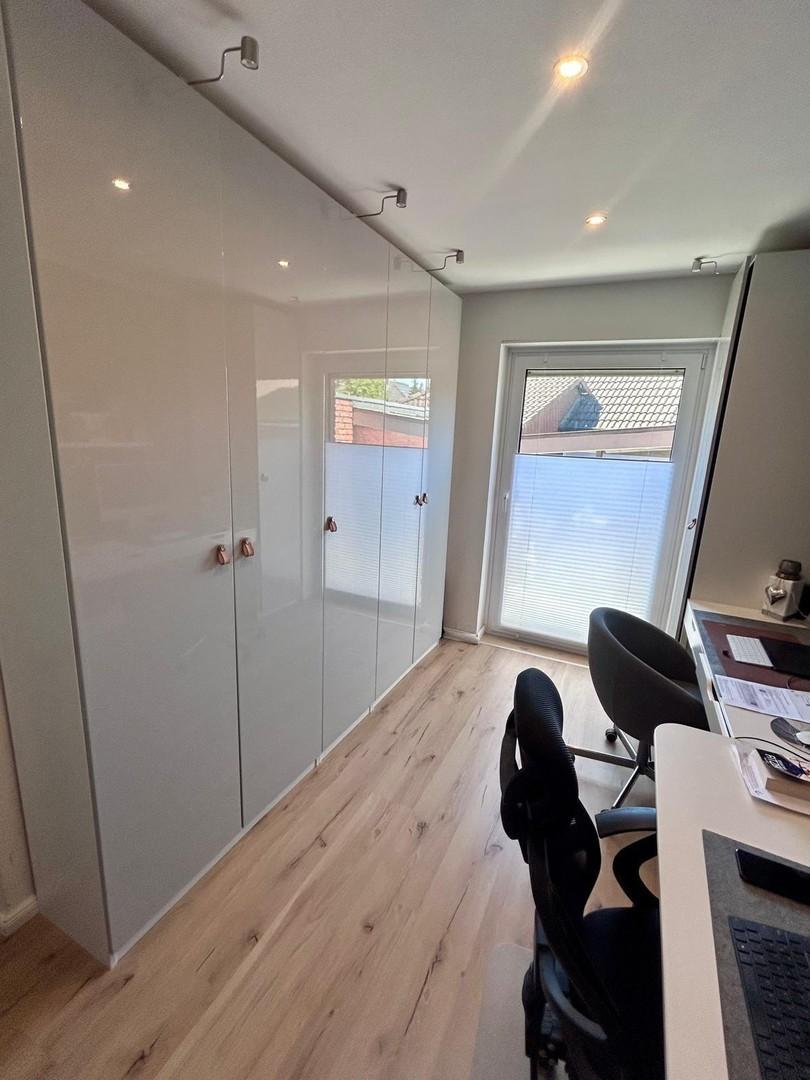 Büro EG