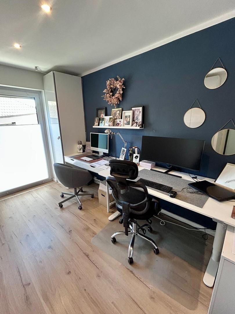 Büro EG