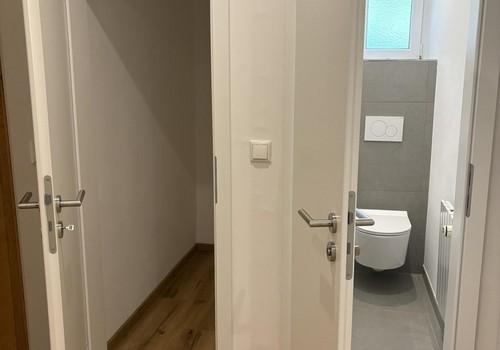 Abstellraum und WC