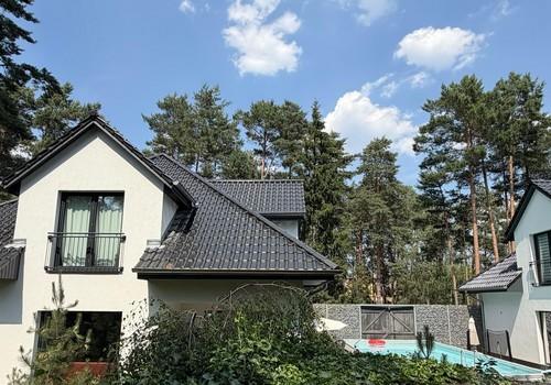 Blick auf beide Häuser