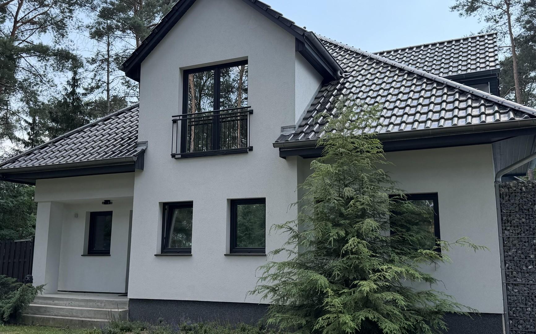 Haus links