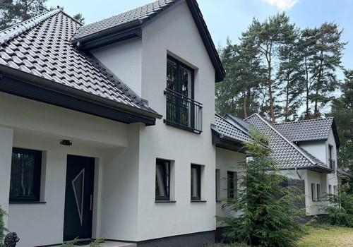 Haus links
