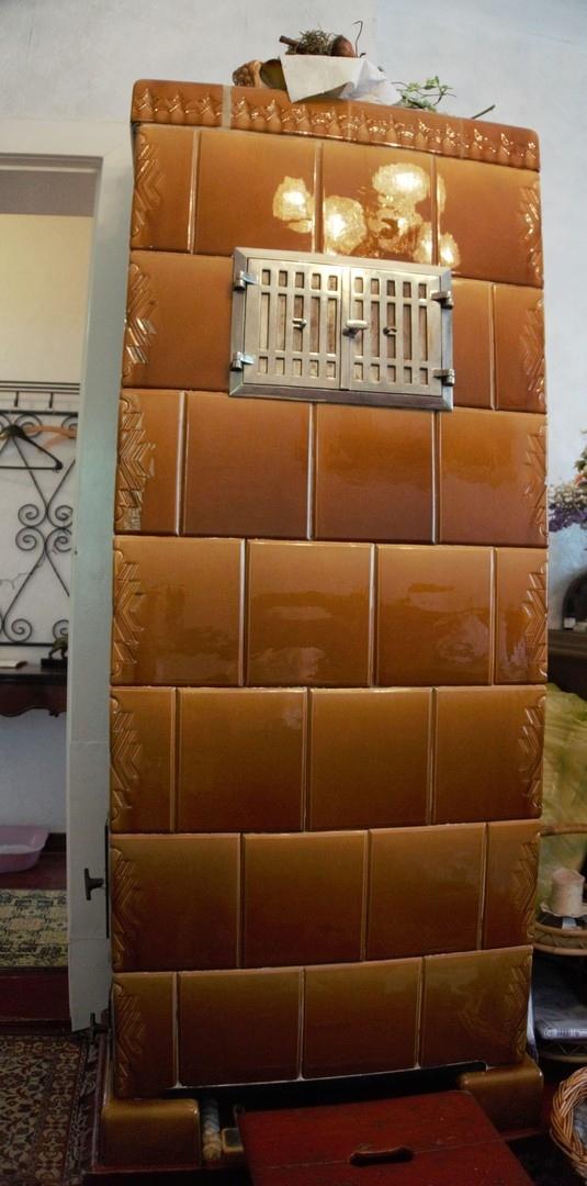 Alter Kachelofen