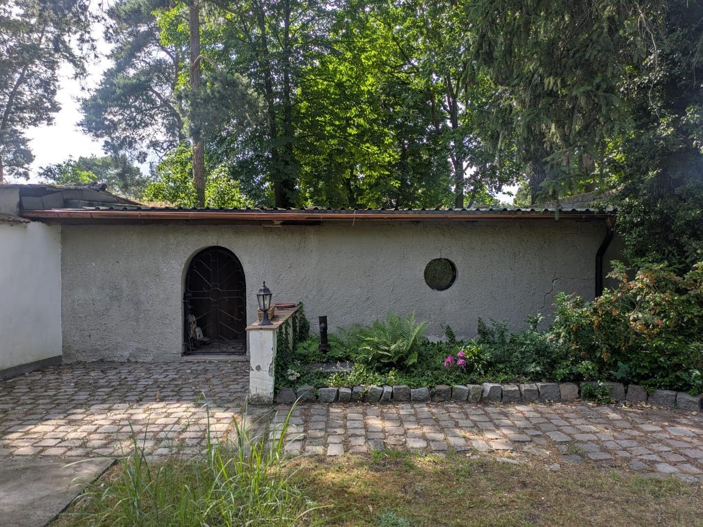 Garage stark Sanierungsbedürft