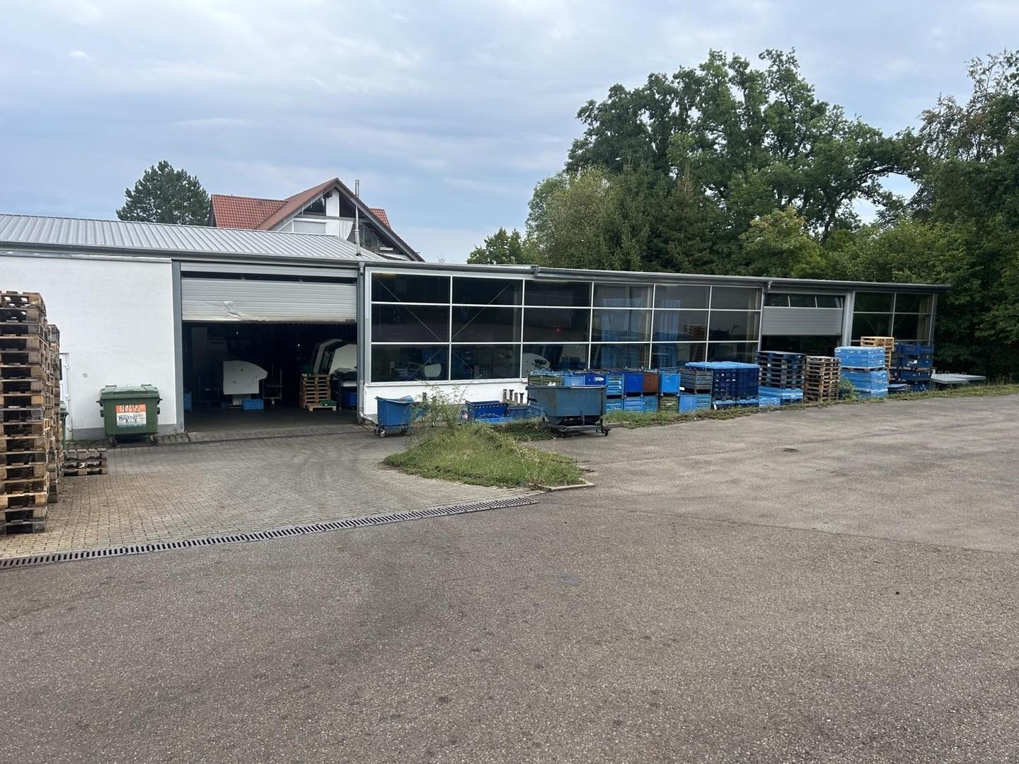 Außenansicht Hallen