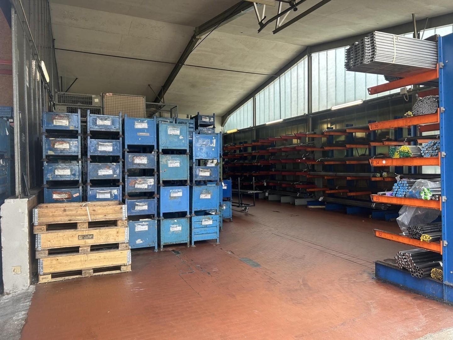 Produktions-/Lagerhalle