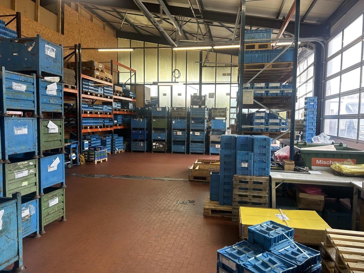 Produktions-/Lagerhalle