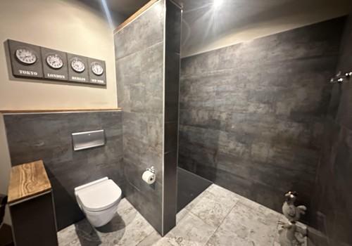 WC und Dusche EG
