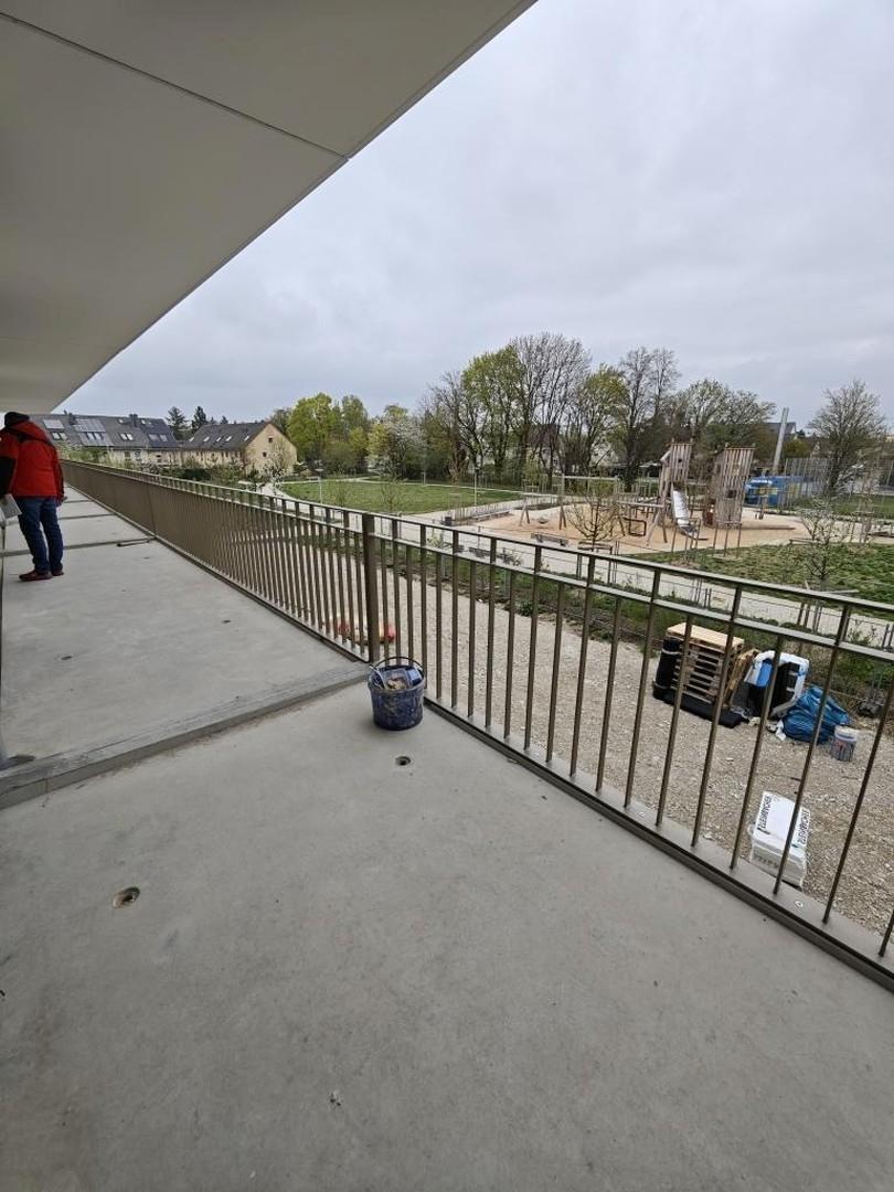 Aussicht vom Balkon zum Park