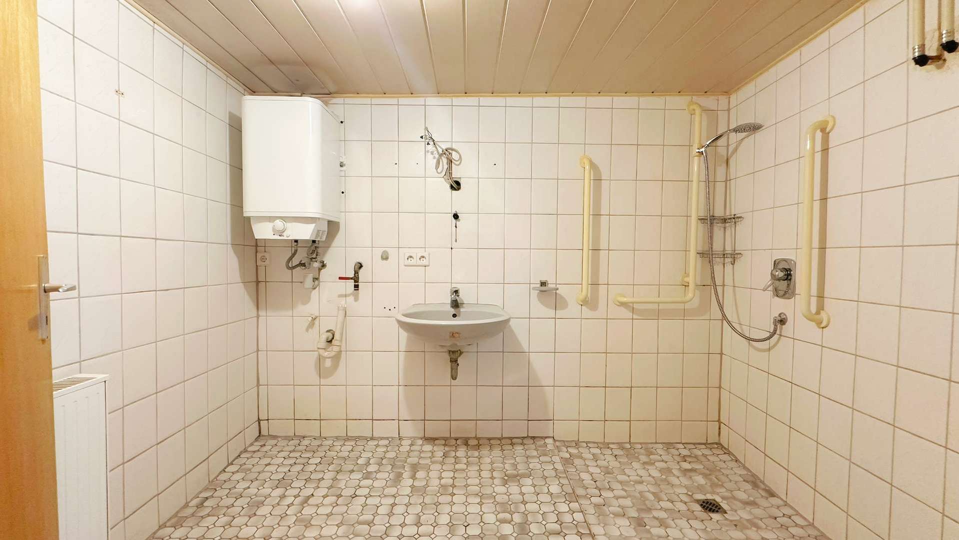 Haupthaus EG 2.Bad