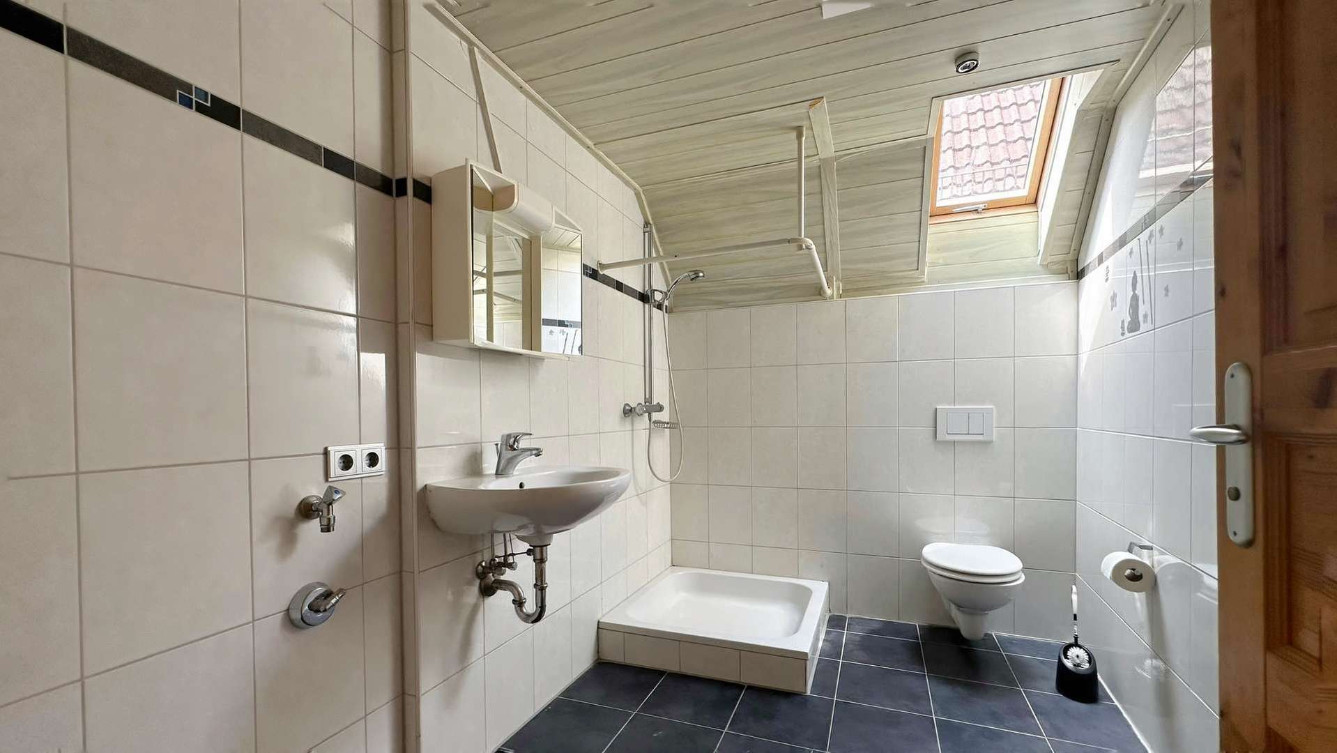 Nebenhaus Bad (1)