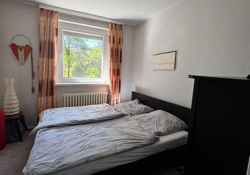 Schlafzimmer 1