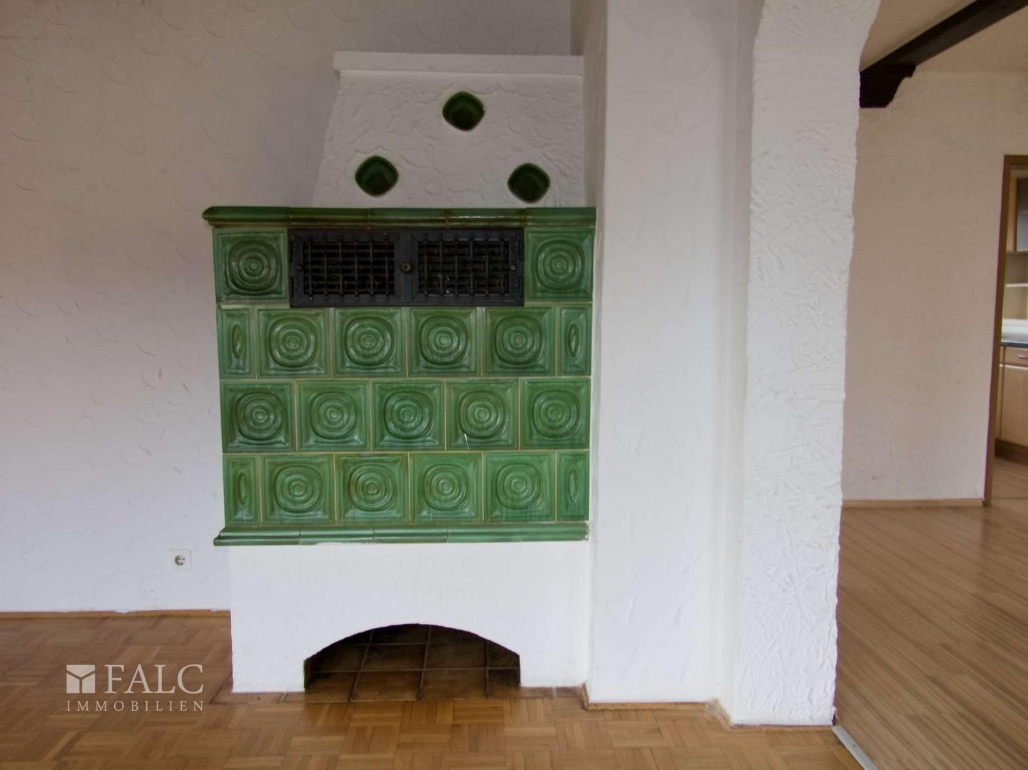 EG: Kachelofen Wohnzimmer