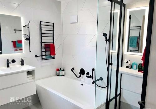 EG: Badezimmer, KI bearbeitet