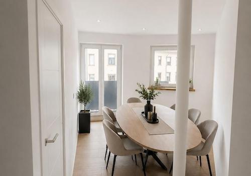 Essbereich mit Balkon 