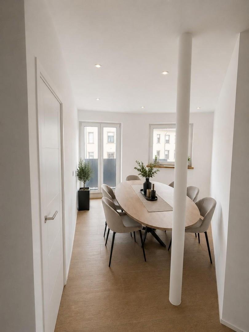Essbereich mit Balkon 
