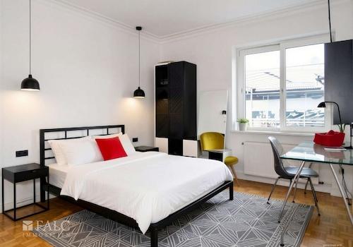 Wohnung 1: Schlafen2,  KI bearbeitet