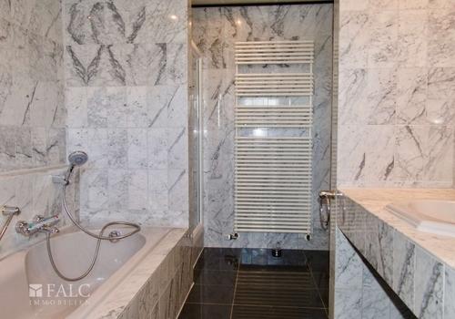 Wohnung 1: Badezimmer