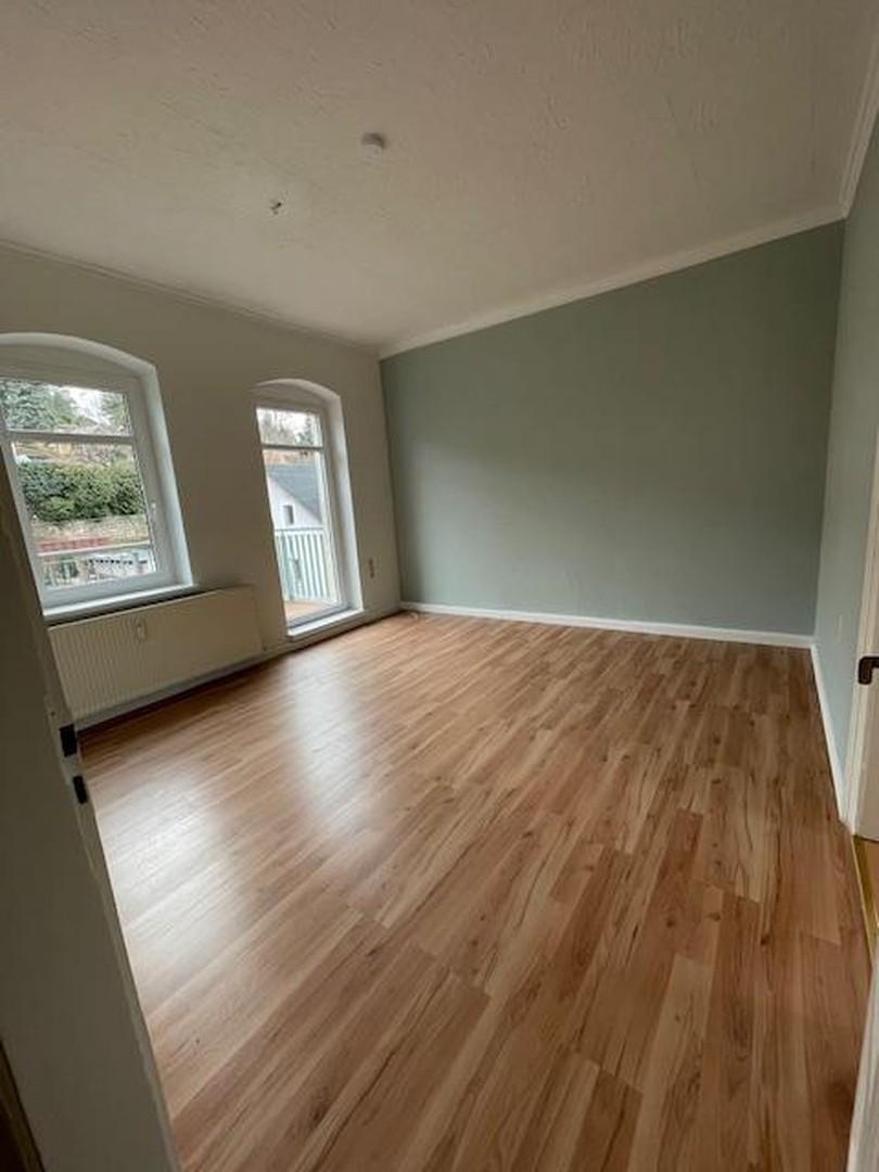 Zimmer mit Balkon rechts