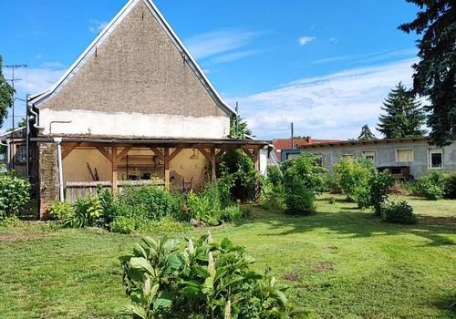Haus von Hinten aus Garten