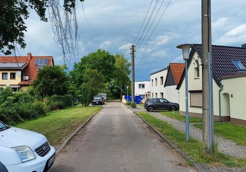 Sackgasse, linkss. Wohnhaus