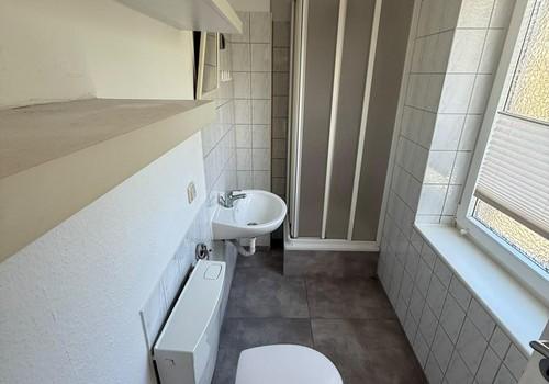 Badezimmer mit Fenster
