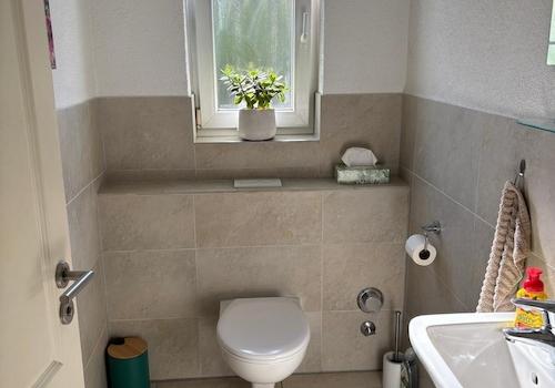 Gäste-WC EG