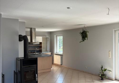 Wohnzimmer m. offener Küche OG
