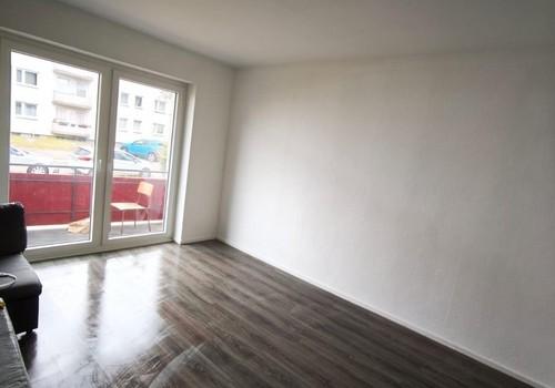 Wohnraum mit Balkon