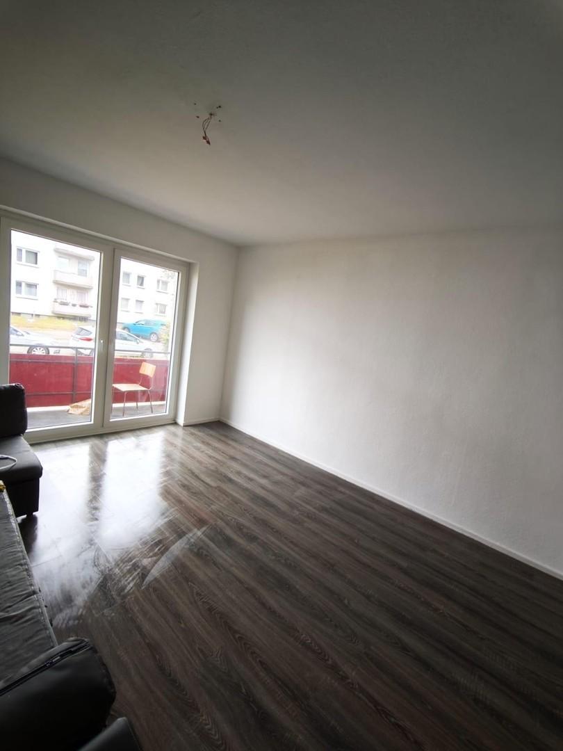 Wohnraum mit Balkon