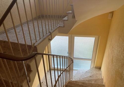Treppe zur Wohnung